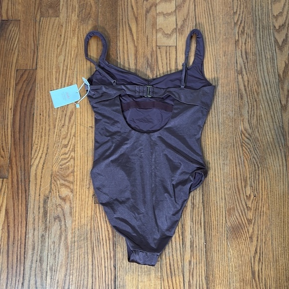 Andie The Nadi One Piece LT Swimsuit Licorice Purple size M Long torso NWOT - Picture 4 of 9